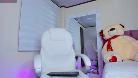 Isa  online show from 01/13/25, 05:23