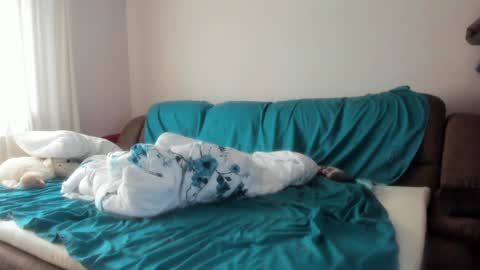 Issabelle online show from 02/12/25, 08:27