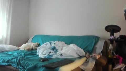 Issabelle online show from 10/06/25, 06:11