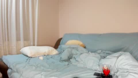 Issabelle online show from 10/12/25, 05:28