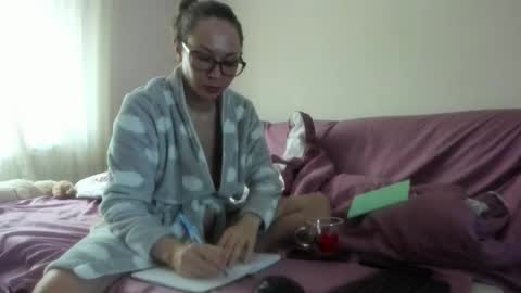 Issabelle online show from 02/25/26, 07:07