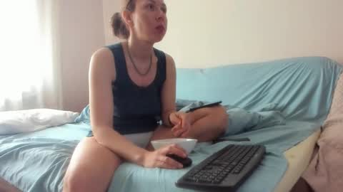 Issabelle online show from 03/18/26, 08:50