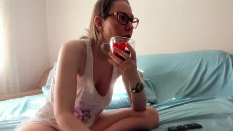 Issabelle online show from 04/30/26, 05:03