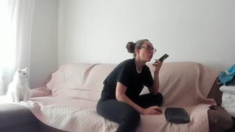 Snapshot of issabelle_69 chatting on 07/15/26, 07:46 Issabelle online show from 07/15/26, 07:46