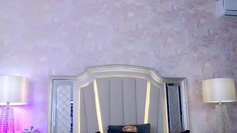 Issadorra online show from 03/09/25, 10:19