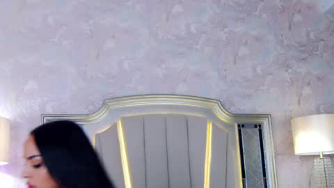 Issadorra online show from 04/16/26, 06:14