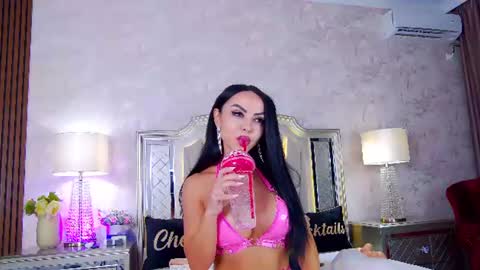 Issadorra online show from 07/08/26, 04:50