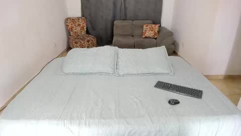 Isabella  online show from 02/09/25, 05:19