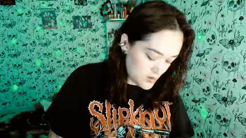 Yiz online show from 03/16/26, 03:56