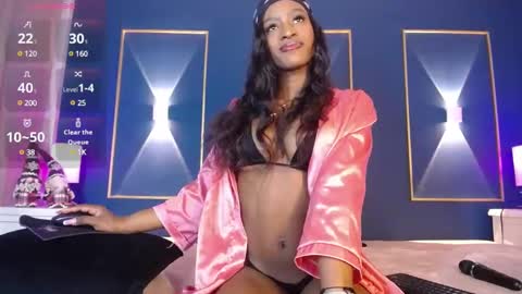 Snapshot of issyrosse chatting on 12/16/24, 12:16 Isabelle online show from 12/16/24, 12:16