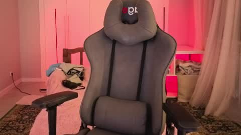 Aizen online show from 04/18/26, 07:58