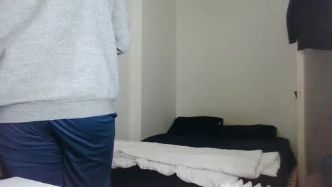 italianboybcn online show from 02/25/25, 05:58