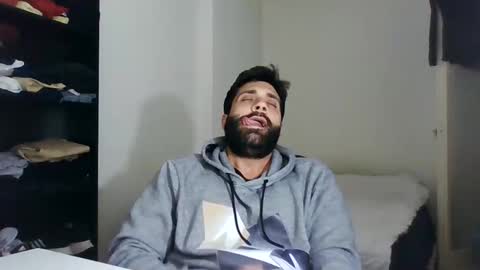 italianboybcn online show from 03/02/25, 05:36