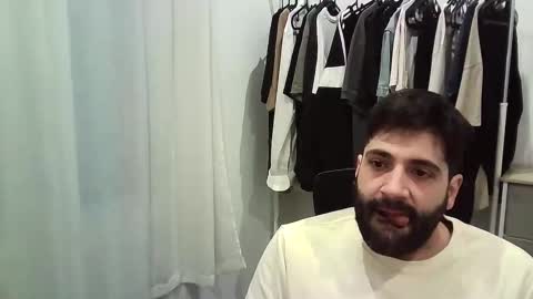 italianboybcn online show from 01/06/26, 07:34