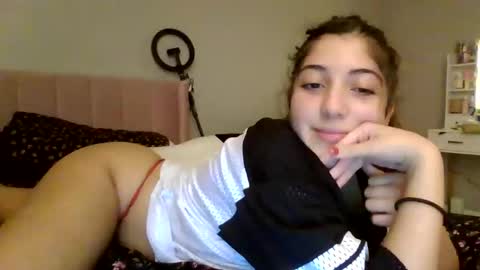 Snapshot of italiankittyx chatting on 12/16/25, 01:54 ItalianKitty online show from 12/16/25, 01:54