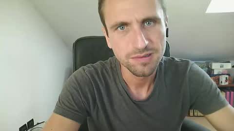 italiano116116 online show from 09/22/25, 12:51