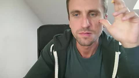 italiano116116 online show from 09/28/25, 02:00