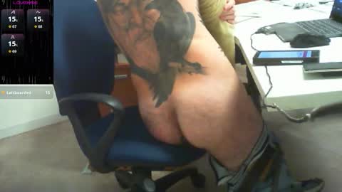 Snapshot of italiansirforyou chatting on 11/19/25, 06:19 Alex online show from 11/19/25, 06:19