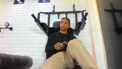 Italo Moore online show from 12/03/25, 12:14