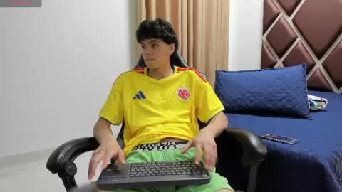 ithan_hot online show from 06/24/26, 03:49