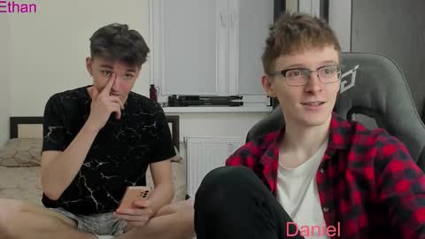 Ethan online show from 10/03/25, 05:21