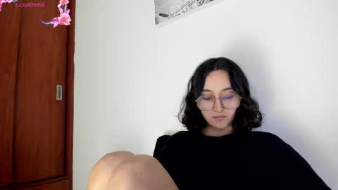 Snapshot of its__angelica_ chatting on 12/03/24, 06:28 Angelica online show from 12/03/24, 06:28