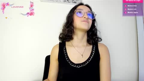 Snapshot of its__angelica_ chatting on 03/03/25, 09:48 Angelica online show from 03/03/25, 09:48