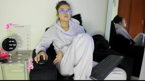 Snapshot of its__angelica_ chatting on 10/12/25, 12:31 Angelica online show from 10/12/25, 12:31