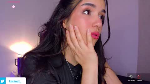 Snapshot of its_bunnyy chatting on 11/27/25, 11:29 K A R I online show from 11/27/25, 11:29