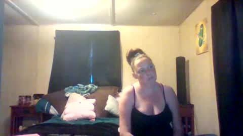 Snapshot of its_kimber chatting on 04/25/26, 04:04 its kimber online show from 04/25/26, 04:04