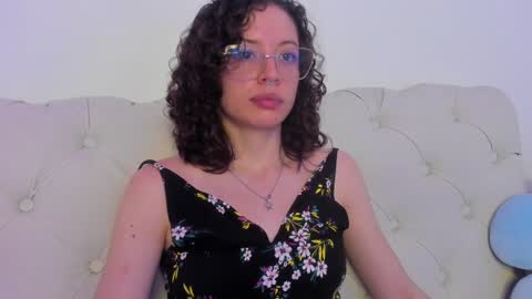 Snapshot of its_marie chatting on 12/04/24, 01:20 Maria online show from 12/04/24, 01:20