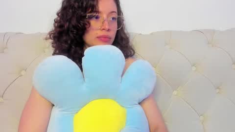 Snapshot of its_marie chatting on 02/11/25, 05:18 Maria online show from 02/11/25, 05:18