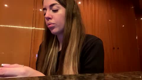 Snapshot of itsbaddyliv chatting on 01/17/25, 05:00 itsbaddyliv online show from 01/17/25, 05:00
