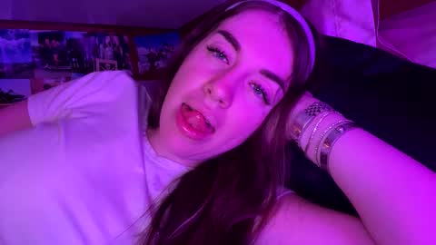 Snapshot of itsbaddyliv chatting on 01/19/25, 02:47 itsbaddyliv online show from 01/19/25, 02:47