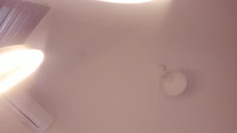 Isabella online show from 10/27/25, 08:51