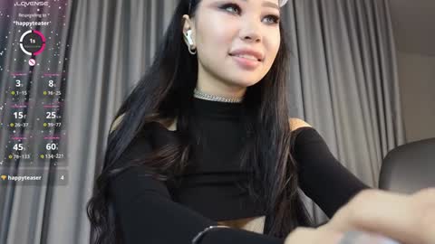 Snapshot of itsdevilcat chatting on 01/27/25, 08:17 Queen Liya online show from 01/27/25, 08:17