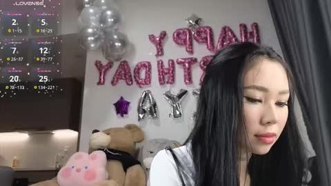 Snapshot of itsdevilcat chatting on 10/16/25, 10:33 Queen Liya online show from 10/16/25, 10:33