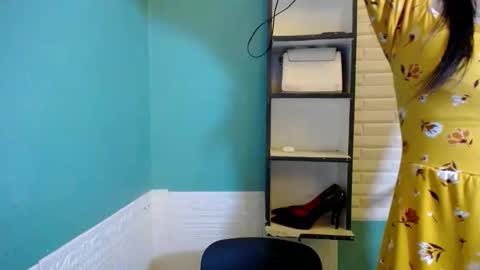 Snapshot of itsfrancine_xoxo chatting on 04/05/26, 06:43 Francine online show from 04/05/26, 06:43