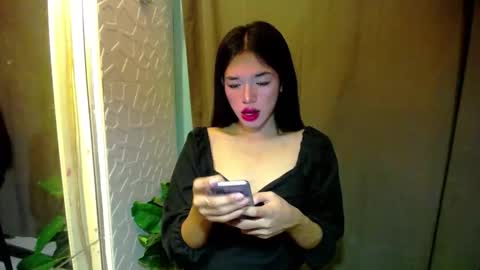 Snapshot of itsfrancine_xoxo chatting on 04/14/26, 12:05 Francine online show from 04/14/26, 12:05