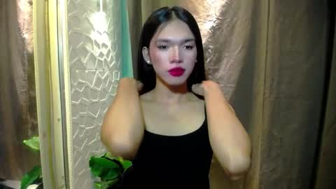 Snapshot of itsfrancine_xoxo chatting on 04/14/26, 12:33 Francine online show from 04/14/26, 12:33