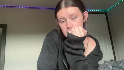 itsKaylaaa online show from 06/06/26, 11:31