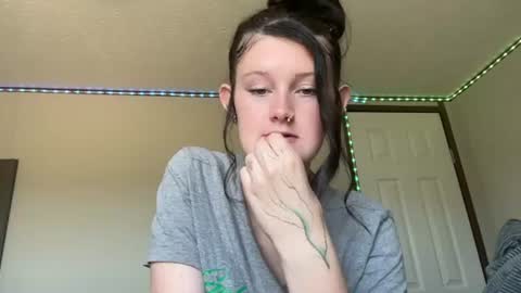 itsKaylaaa online show from 06/08/26, 07:47