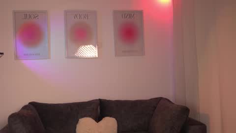 lau online show from 12/23/25, 01:58