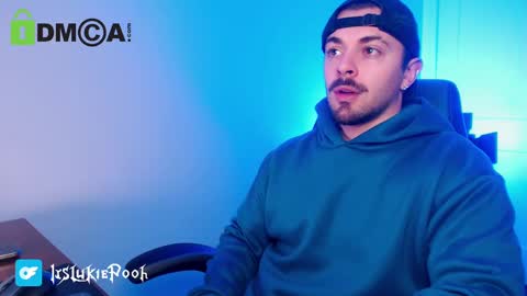 Snapshot of itslukiepooh chatting on 11/23/25, 01:27 Itslukiepooh online show from 11/23/25, 01:27