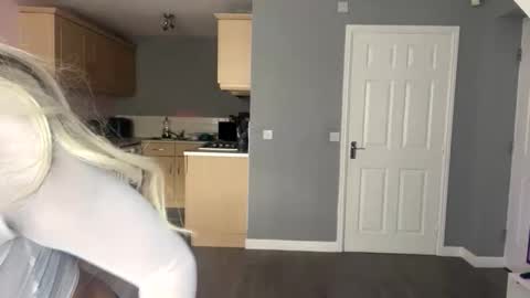 Lola online show from 09/11/25, 04:29