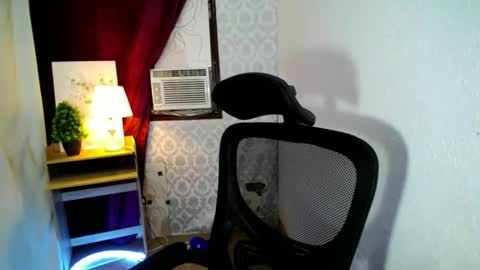 Snapshot of itsmeloveypinay chatting on 09/20/25, 12:28 itsmeloveypinay online show from 09/20/25, 12:28