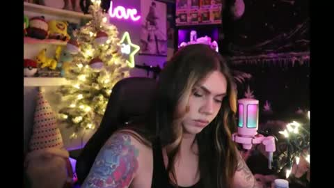 Snapshot of itsnickibabyy chatting on 12/19/24, 02:12 Nicki Foxx online show from 12/19/24, 02:12