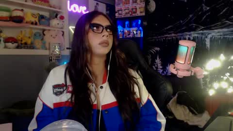 Snapshot of itsnickibabyy chatting on 01/15/25, 10:46 Nicki Foxx online show from 01/15/25, 10:46