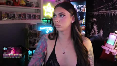 Snapshot of itsnickibabyy chatting on 02/20/25, 12:19 Nicki Foxx online show from 02/20/25, 12:19