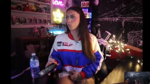 Snapshot of itsnickibabyy chatting on 02/25/25, 02:03 Nicki Foxx online show from 02/25/25, 02:03